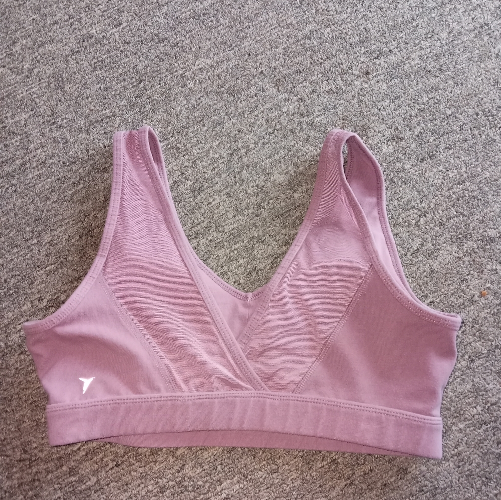 Old navy mesh sports bra size medium